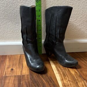 Frye Black Leather Women's Boots 6M, 11” tall with 4” calf openings